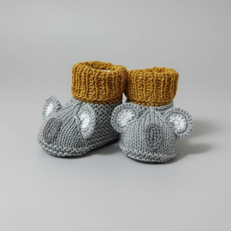 Zapatos de bebé de crochet con forma de koala – Joy Gift London