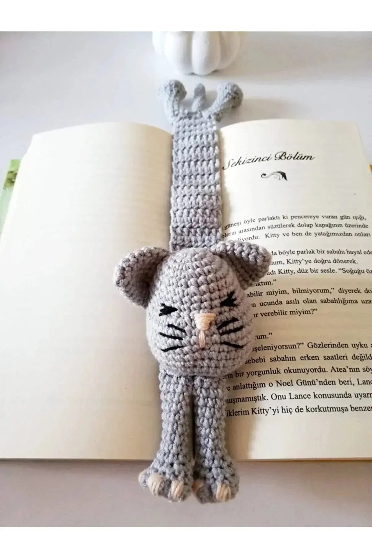 Crochet Cat Bookmark - Adorable Handcrafted Reading Companion – Joy Gift  London