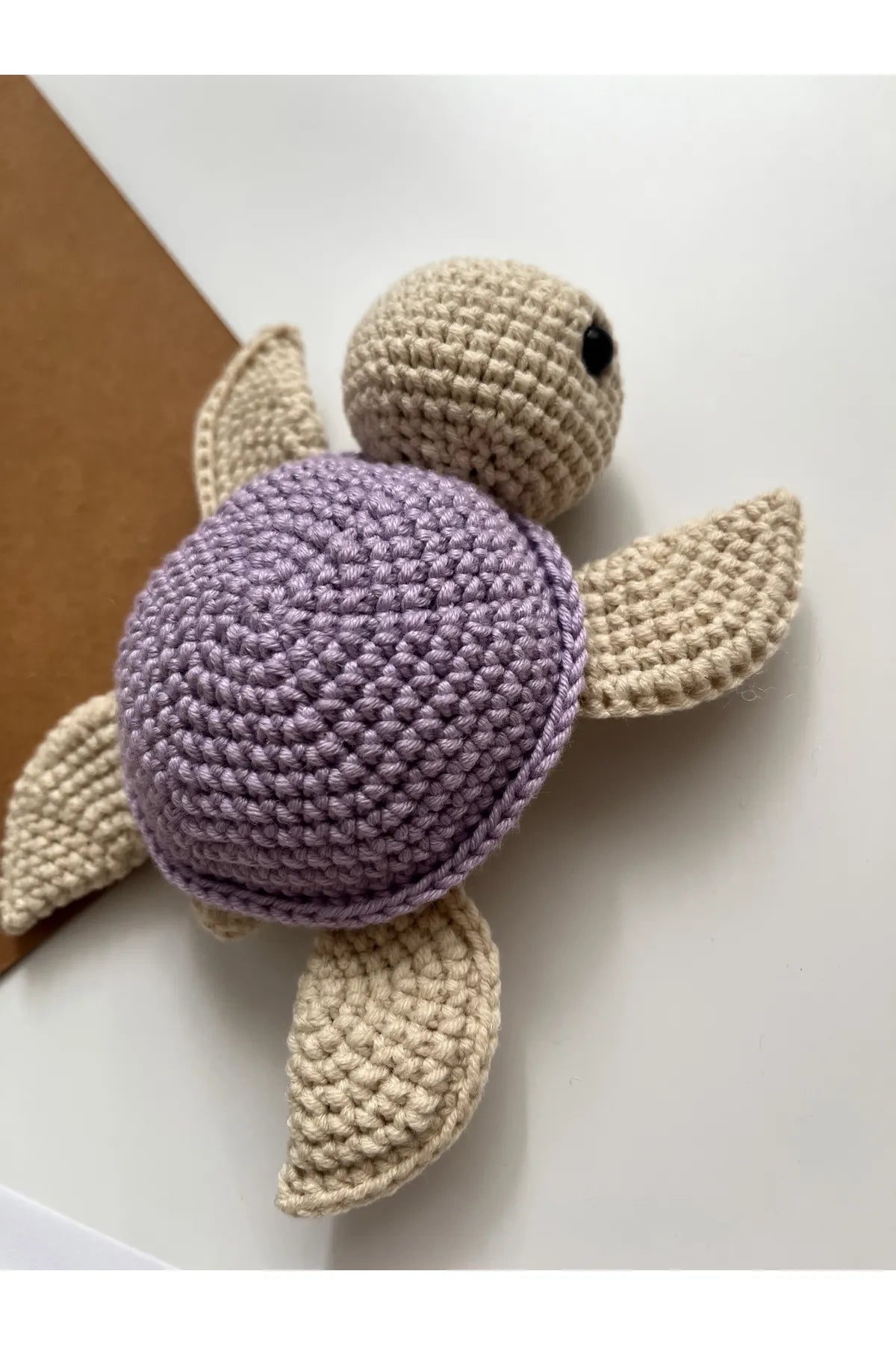 Tortue mignonne au crochet faite à la main