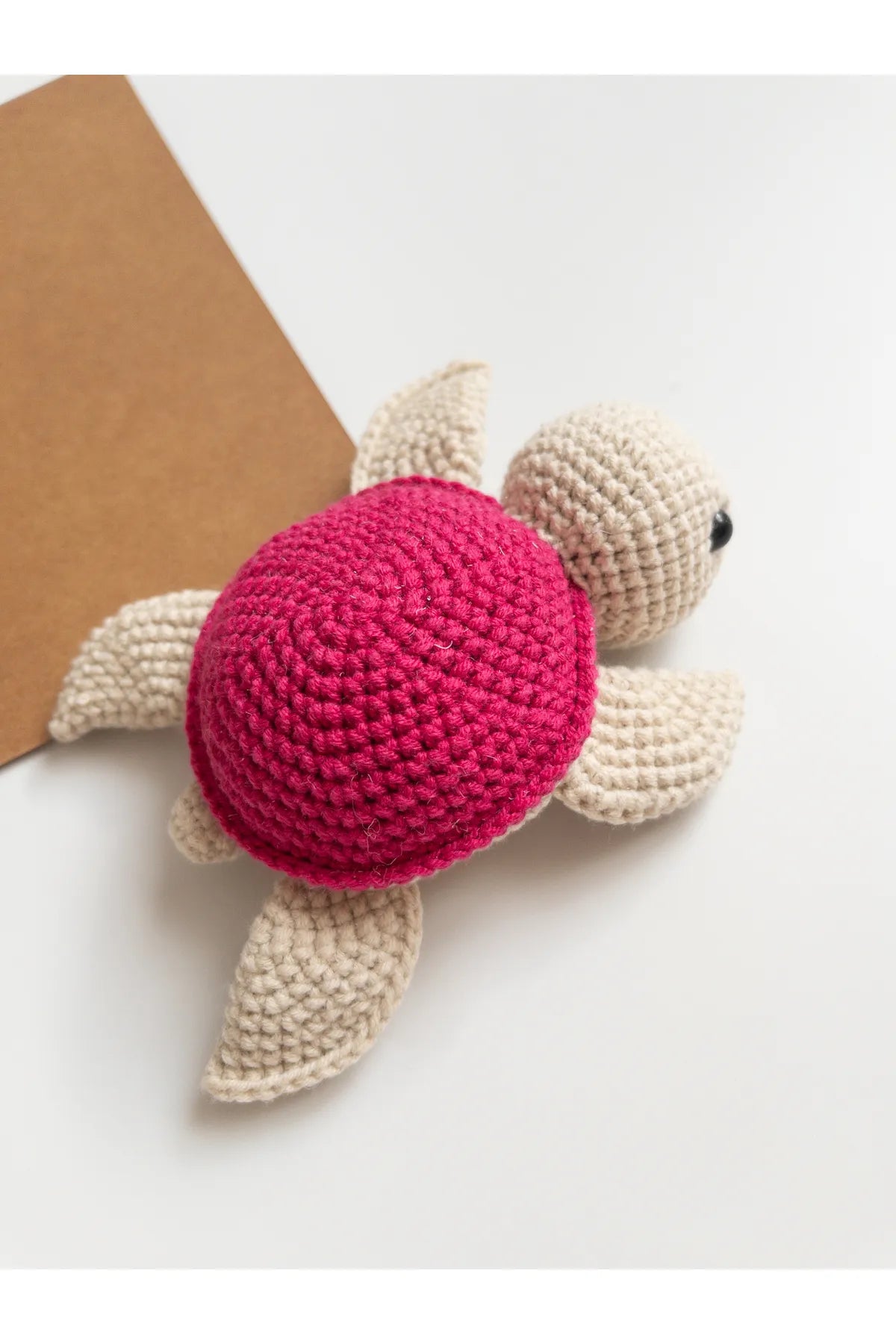 Tortue mignonne au crochet faite à la main