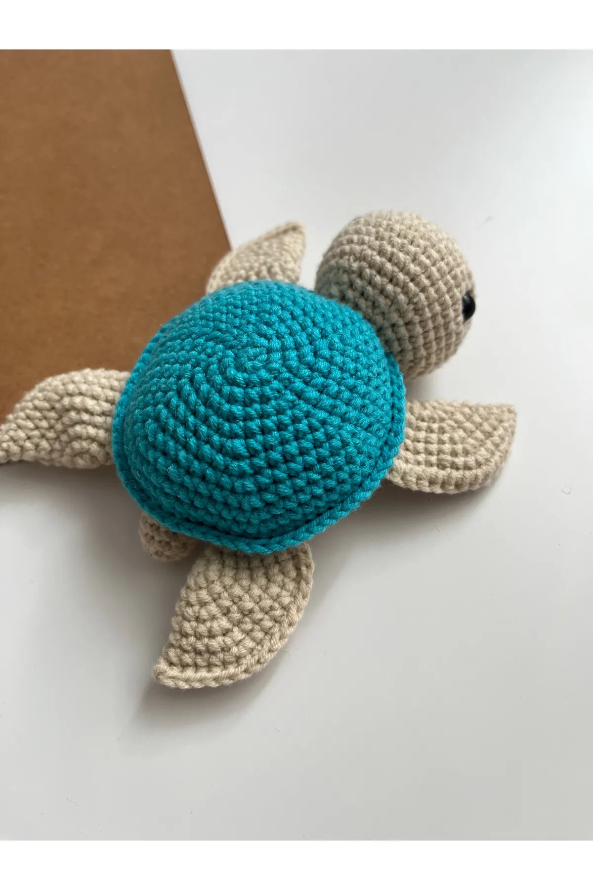 Tortue mignonne au crochet faite à la main