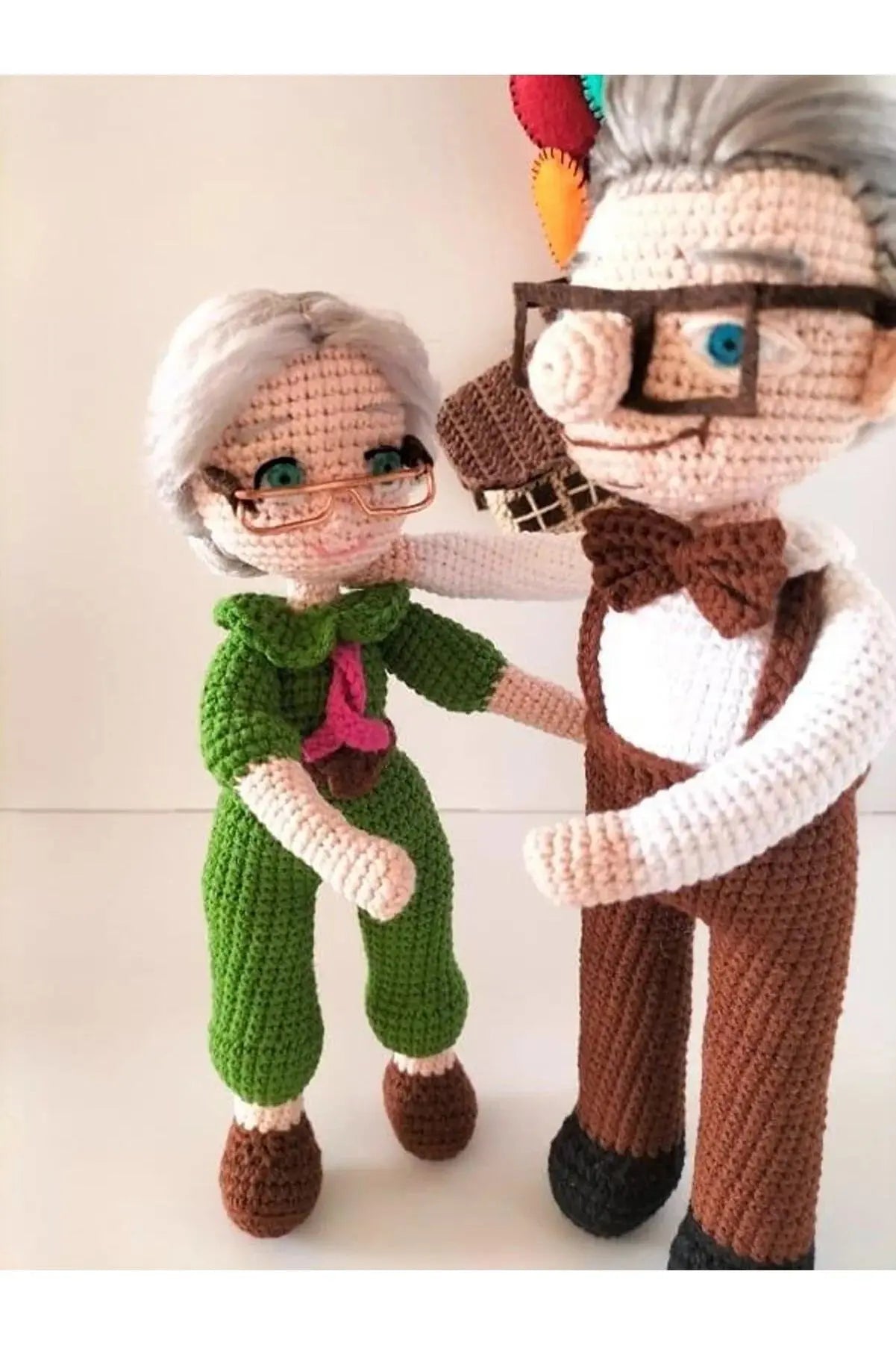 Crochet Grandma and Grandpa Doll Portrait - Handcrafted Set for Grandparents - Joy Gift London