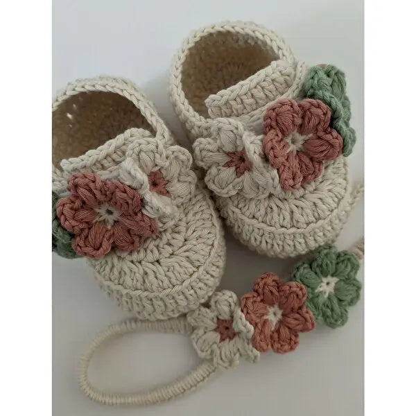 Crochet Baby Shoes Cream with Flowers - Joy Gift London