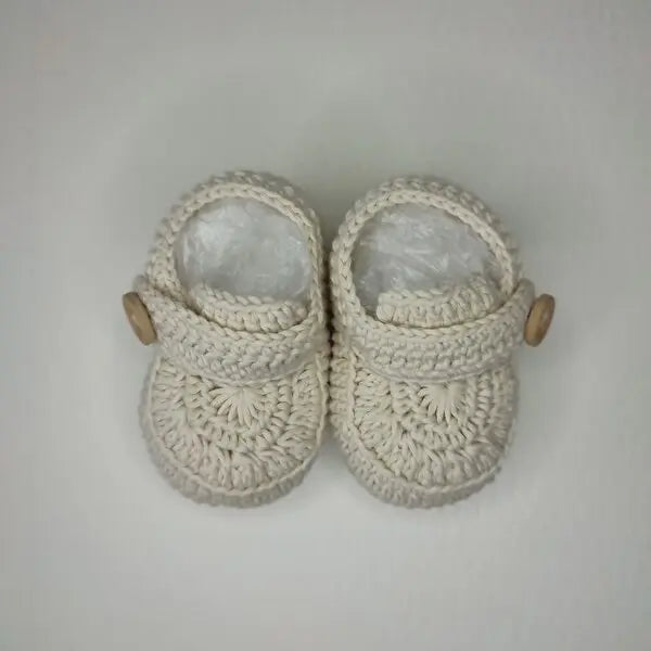 Crochet Baby Shoes Cream - Joy Gift London