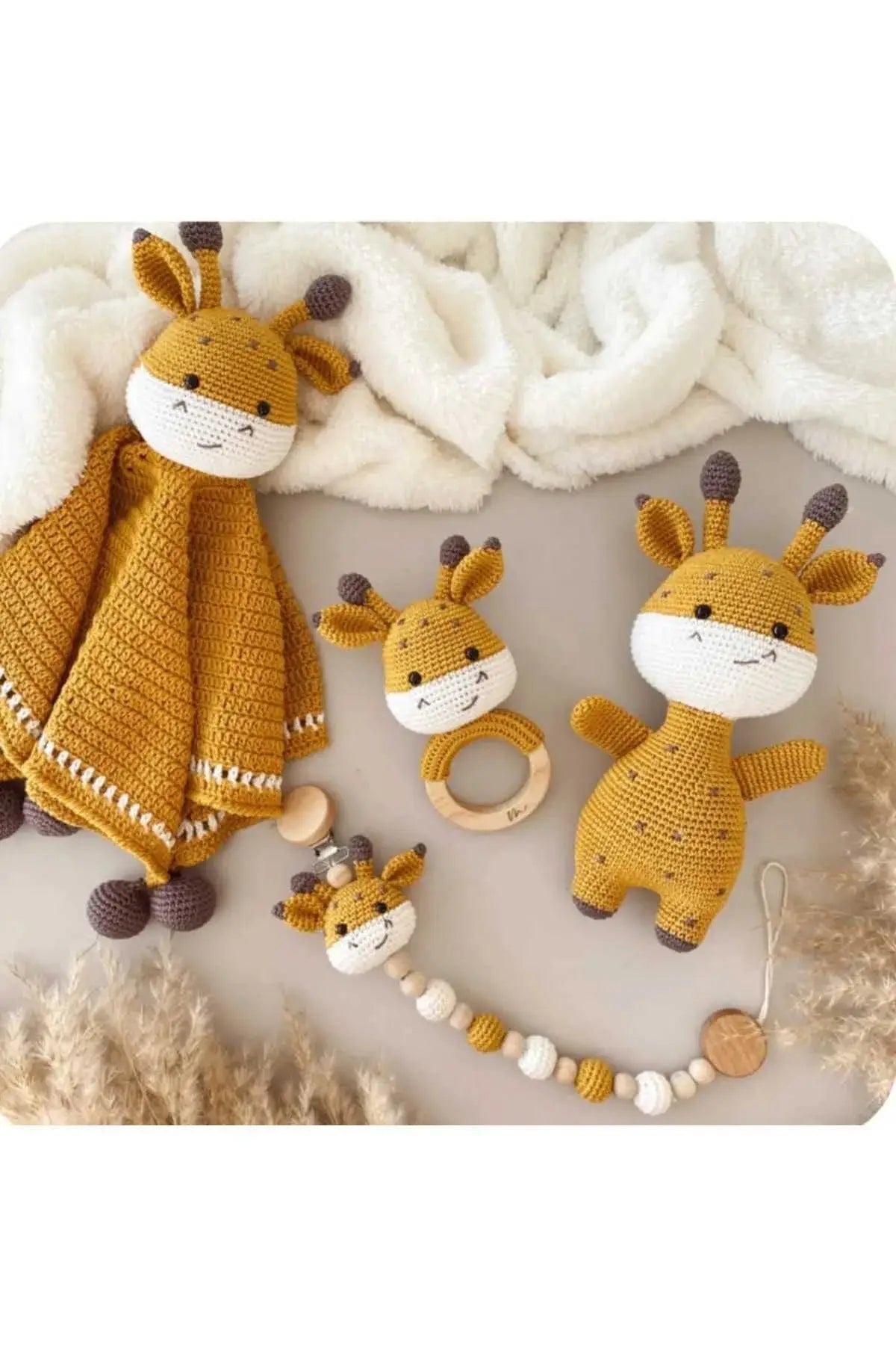 Crochet Newborn Sleeping Mate Giraffe Toy Gift Set (4pc) BabyStore