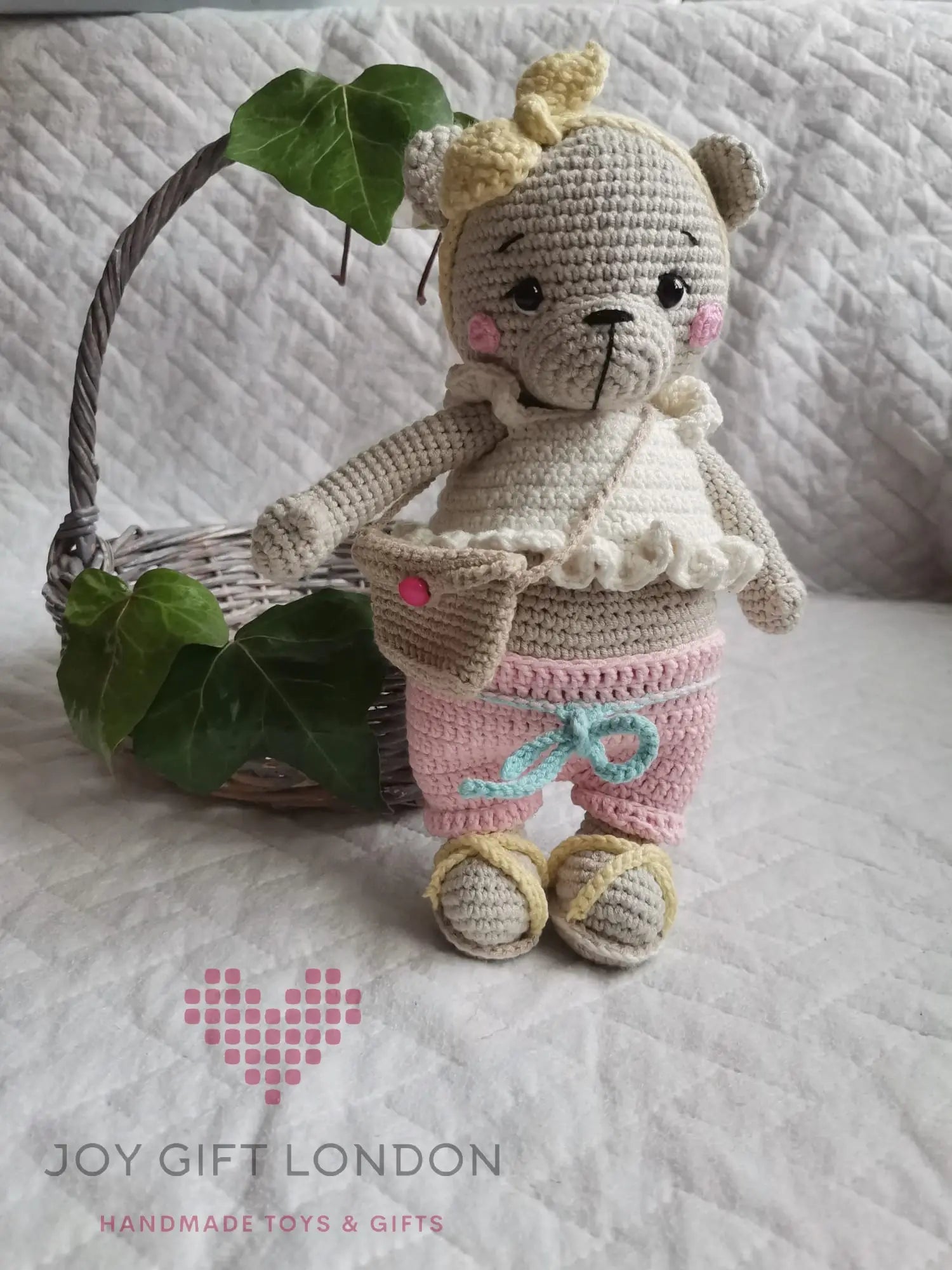 Crochet Teddy Bear Plush Toy - Adorable, Handcrafted Stuffed Animal TrendyToy