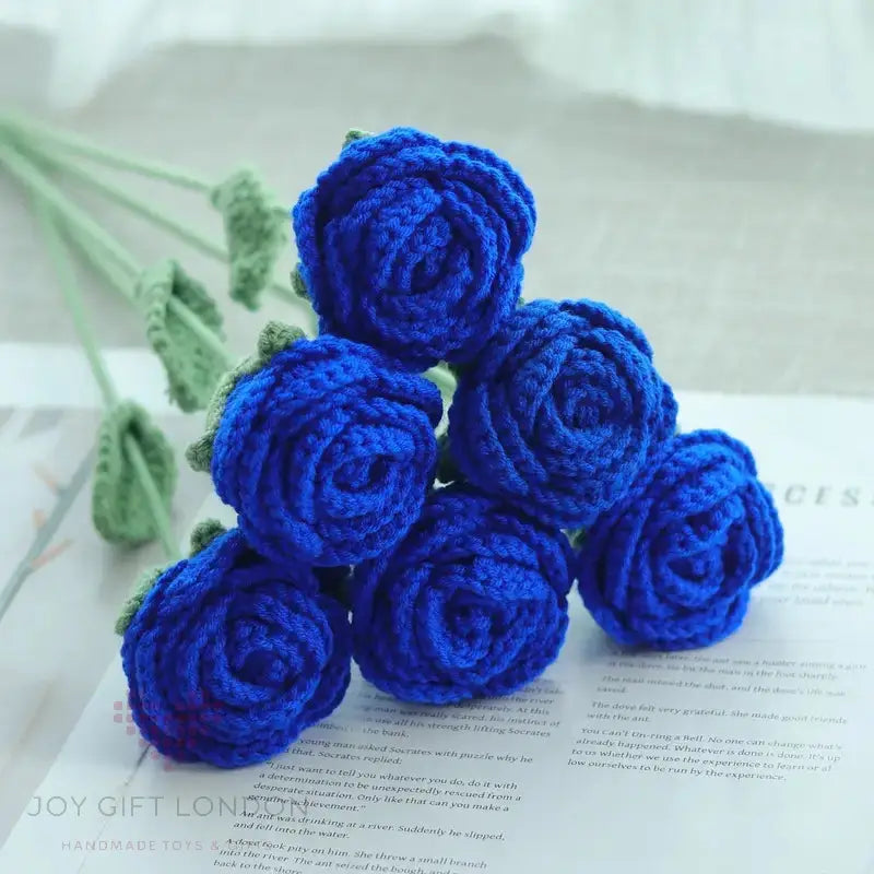 Handmade Crocheted White and Royal Blue Rose Bouquet🌹💐 10pc Joy Gift London