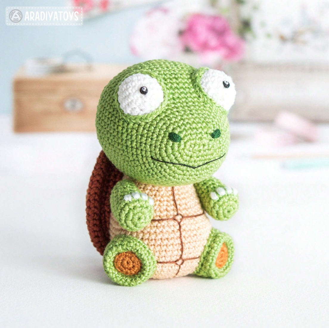 Crochet Amigurumi Kit Turtle Keychain for Beginners