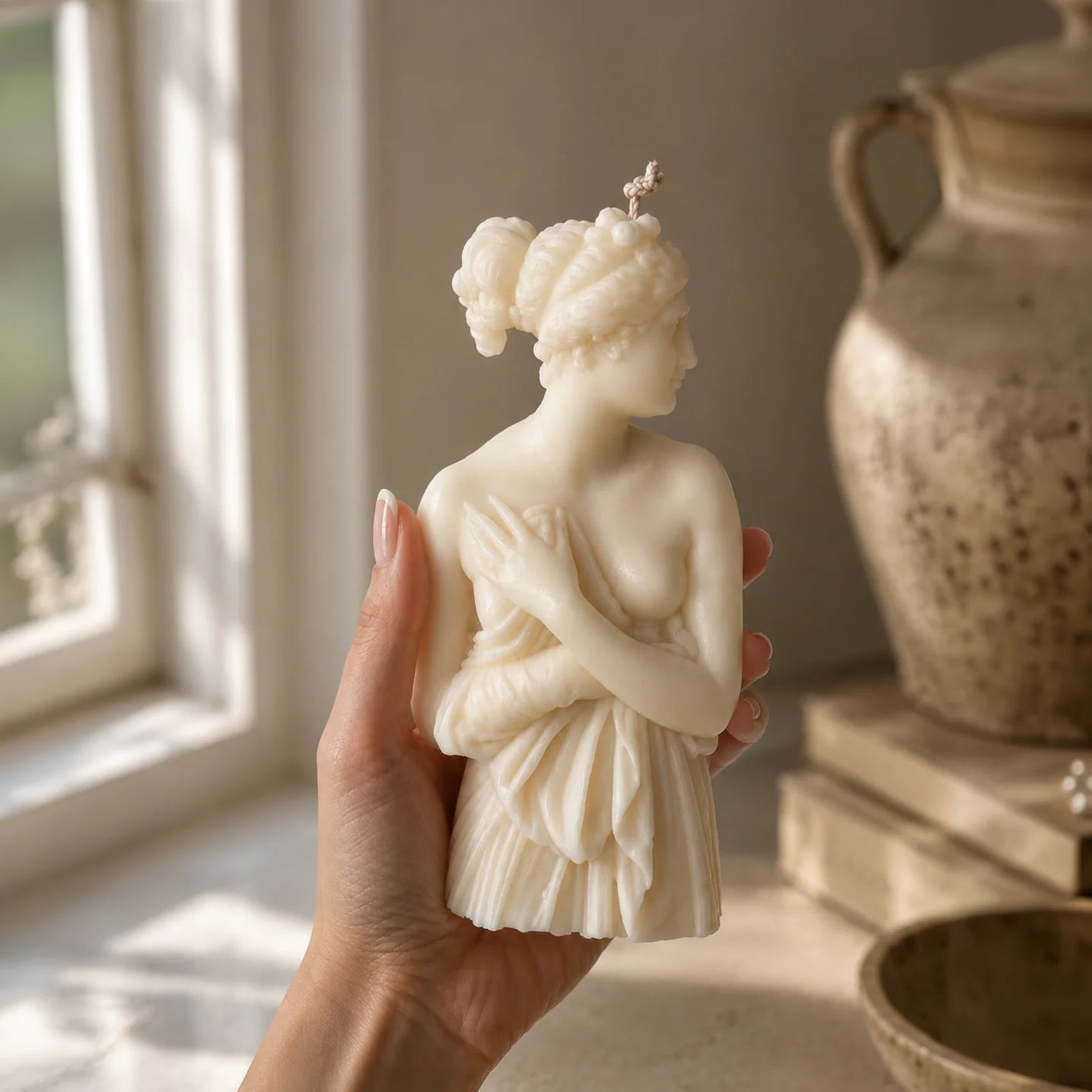 Venere Italica - Large Sculptural Candle