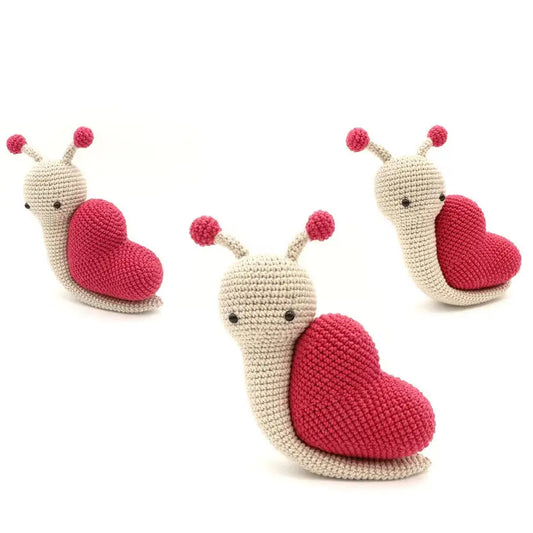 Crochet Lover Snail Valentine's Day Gift - Joy Gift London