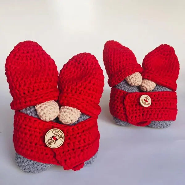 Crochet Lover Dwarfs Valentine's Day Gift - Joy Gift London