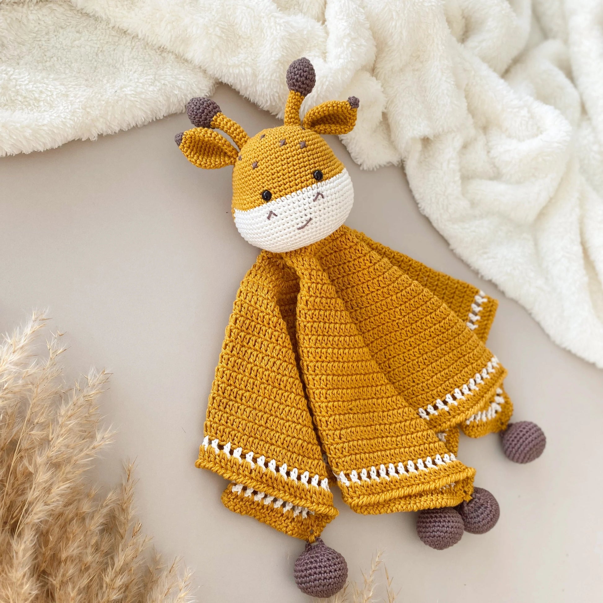Crochet Newborn Sleeping Mate Giraffe Toy Gift Set (4pc) - Joy Gift London