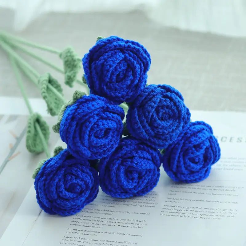 Handmade Crocheted White and Royal Blue Rose Bouquet🌹💐 10pc - Joy Gift London