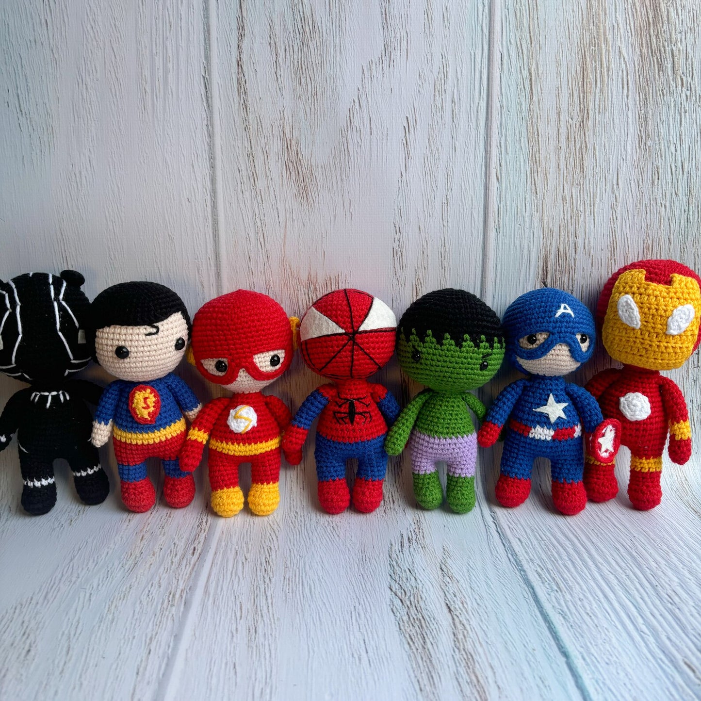 Juguete de Spiderman tejido a crochet