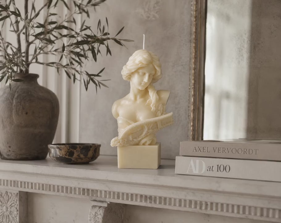Lyra Sculpture Candle