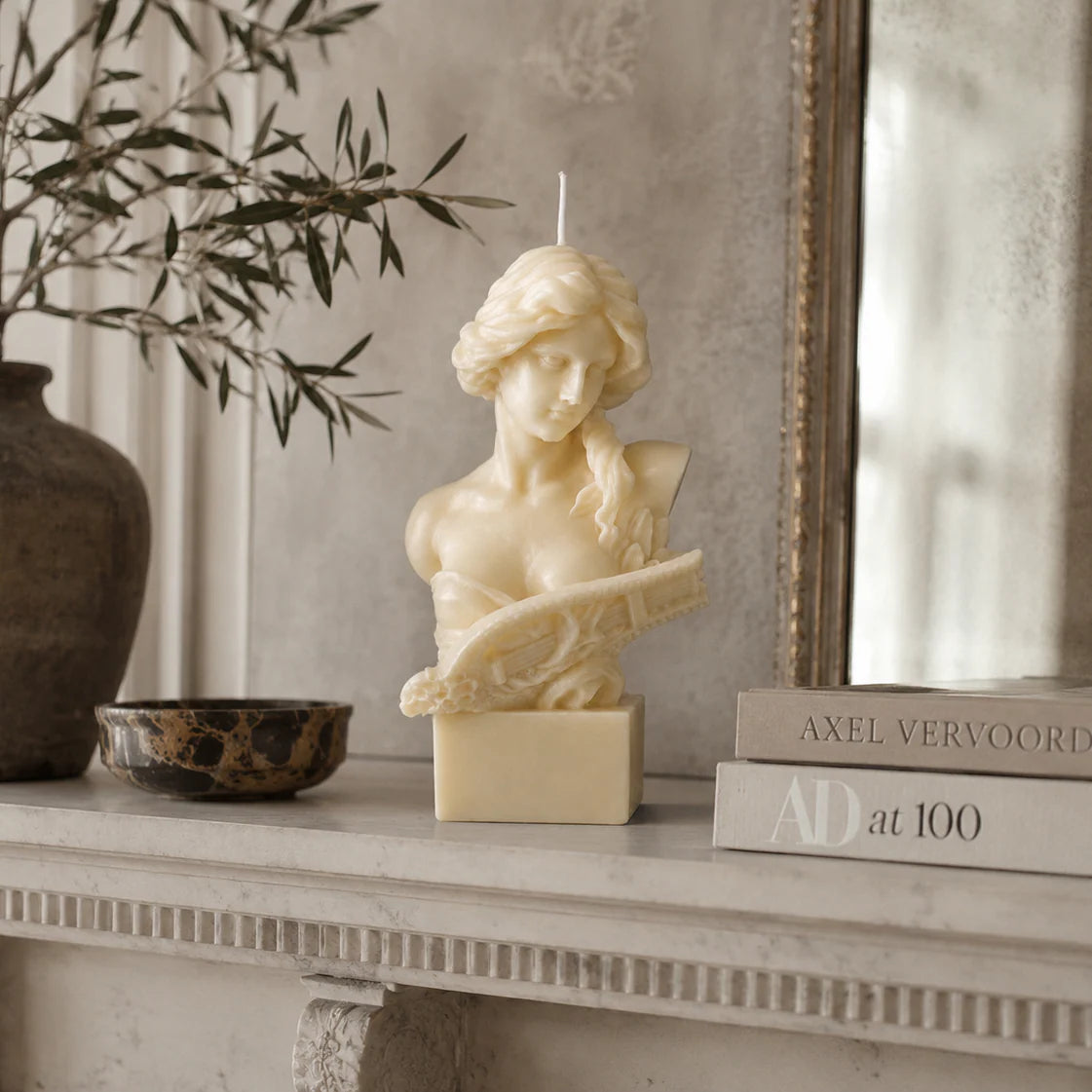 Lyra Sculpture Candle