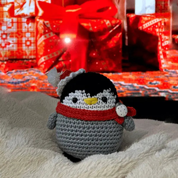 Crochet Small Santa Claus Penguin Toy | Crochet | Christmas Tree Decoration | MiaMano