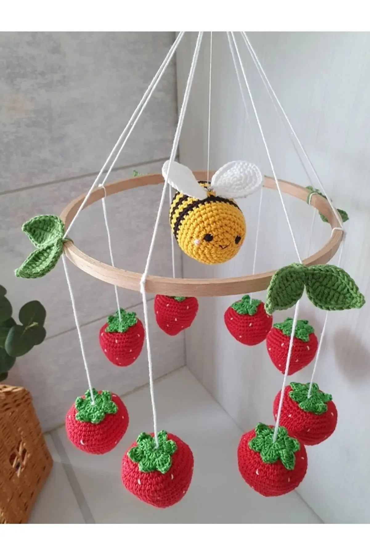 Handmade Crochet Baby Room Pendant made of wood/mobile, Strawberries/Bee Bed Bell, Soothing Toy Crochet TrendyToy 